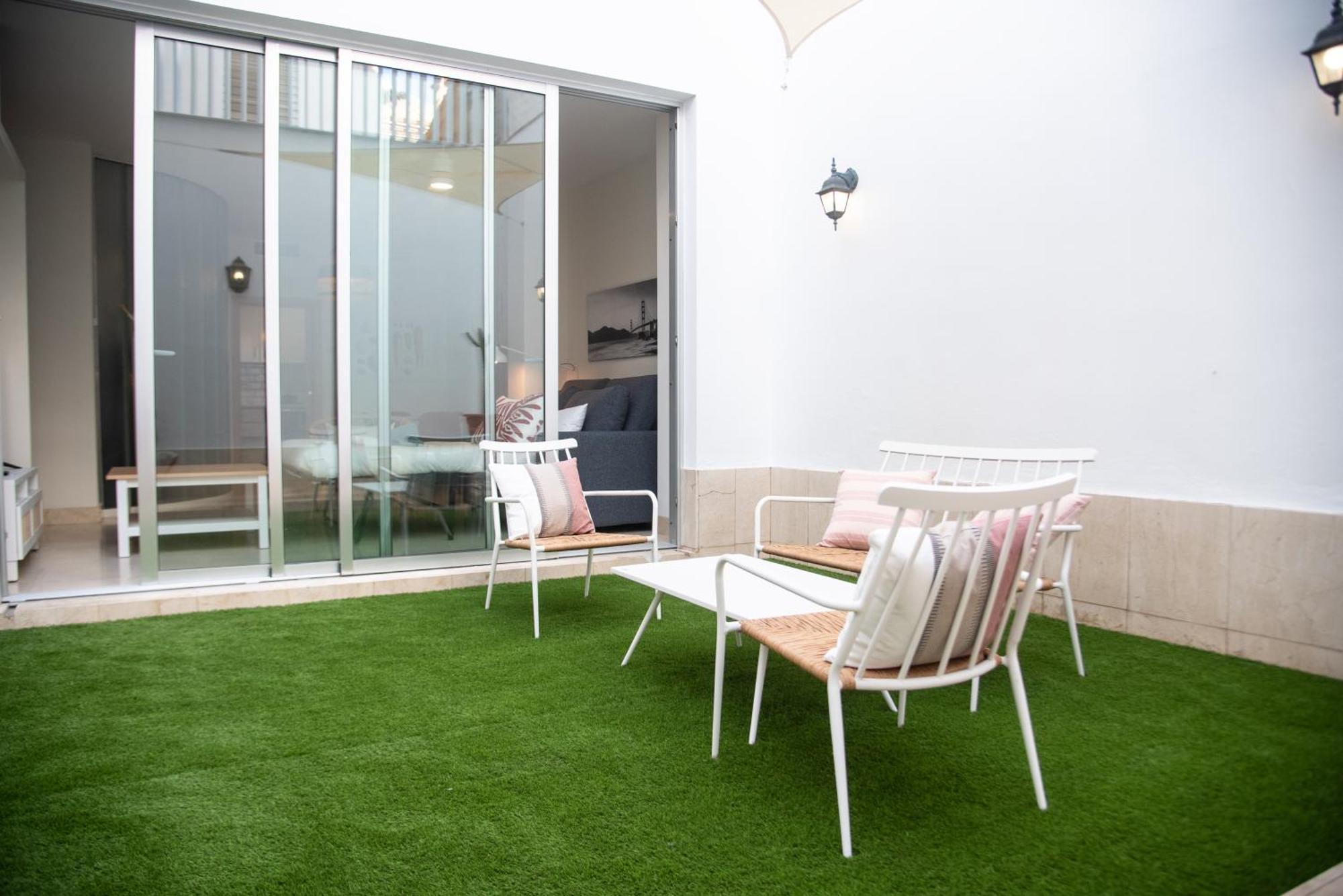 Tentudia Charming Apartments With Private Roof-Top Or Patio In San Bernardo By Ocityzen Sevilha Exterior foto