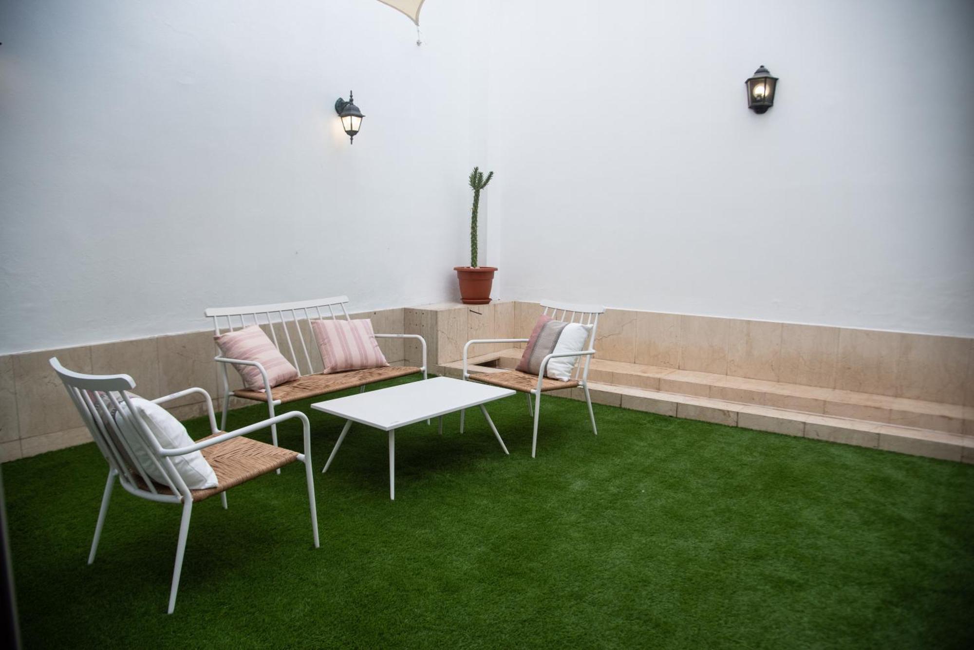 Tentudia Charming Apartments With Private Roof-Top Or Patio In San Bernardo By Ocityzen Sevilha Exterior foto