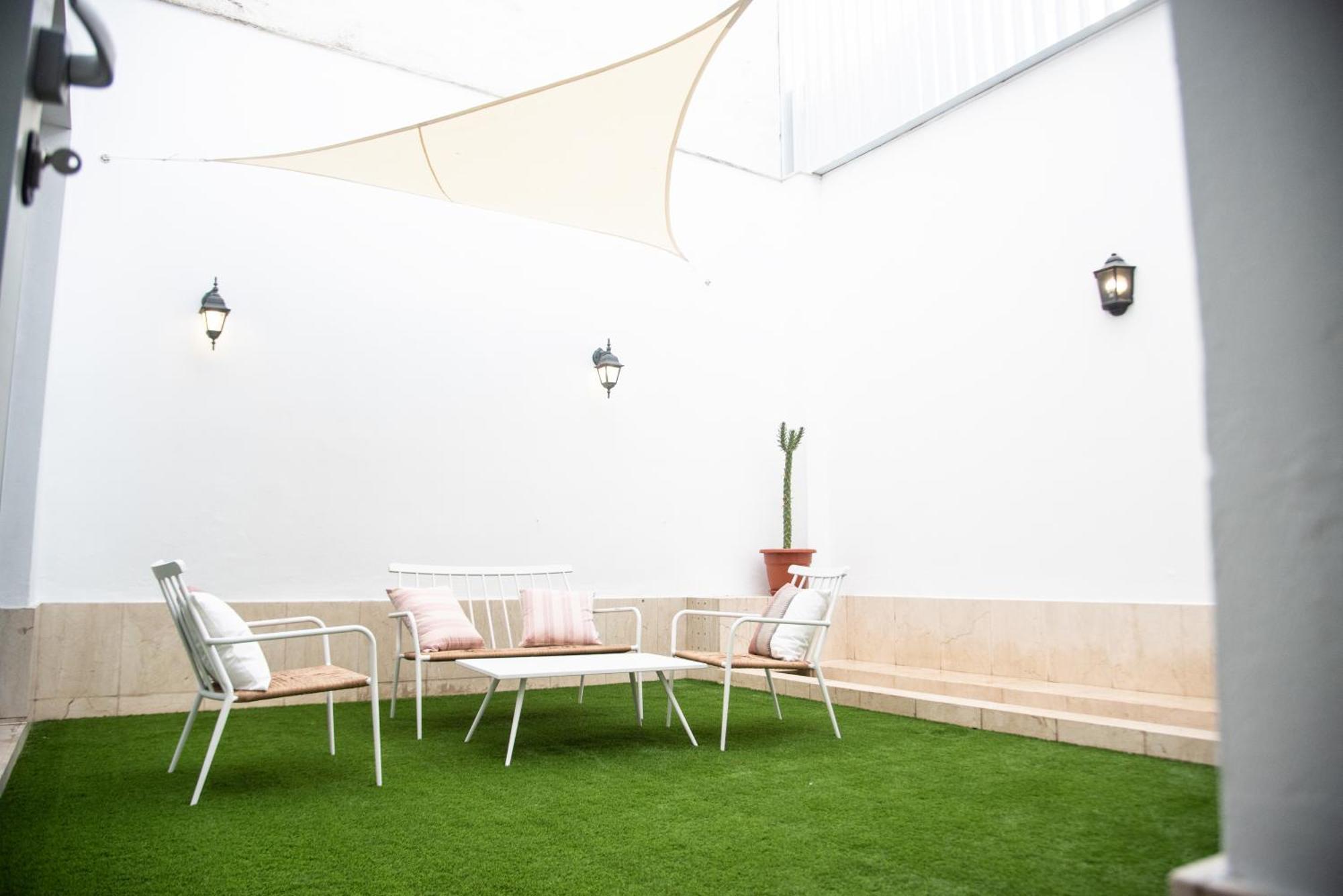 Tentudia Charming Apartments With Private Roof-Top Or Patio In San Bernardo By Ocityzen Sevilha Exterior foto